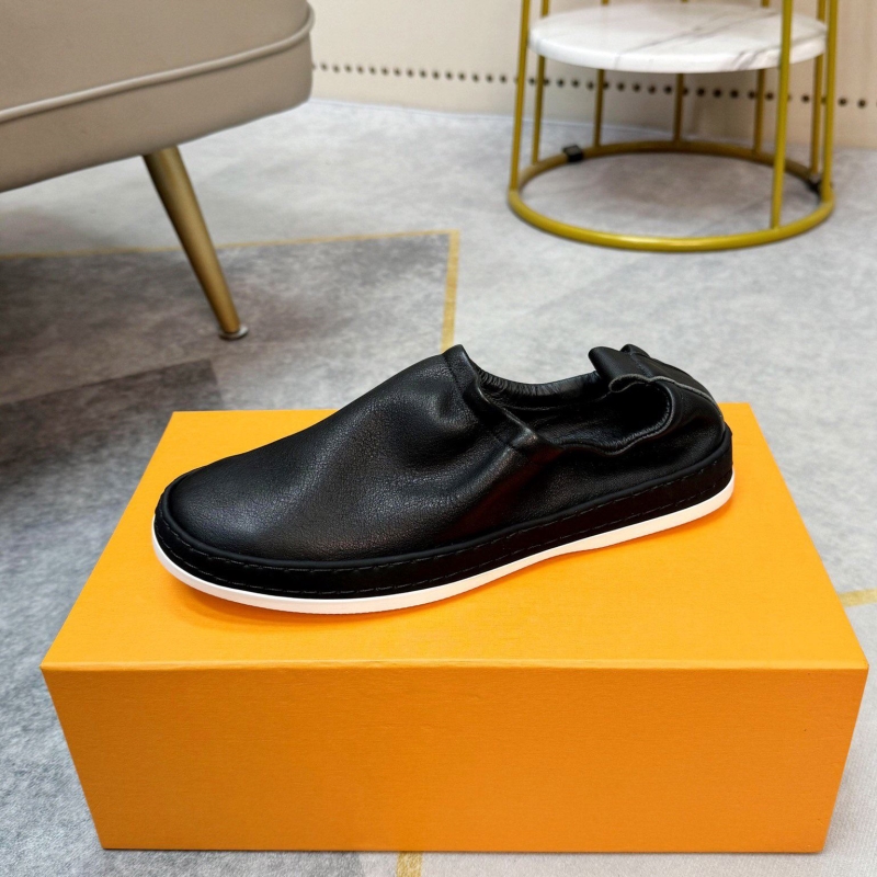 Pra*a casual shoes